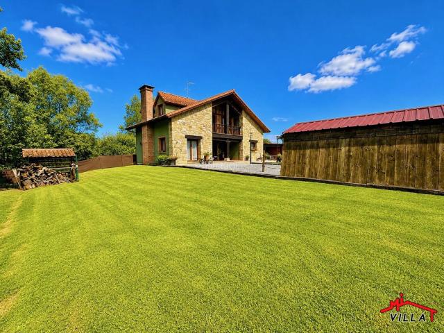 Chalet en venta en Paderne, Cantabria