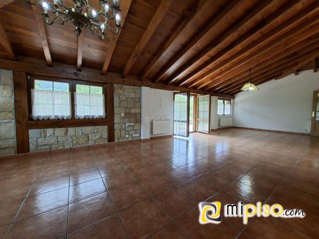 Chalet en venta en Paderne, Cantabria