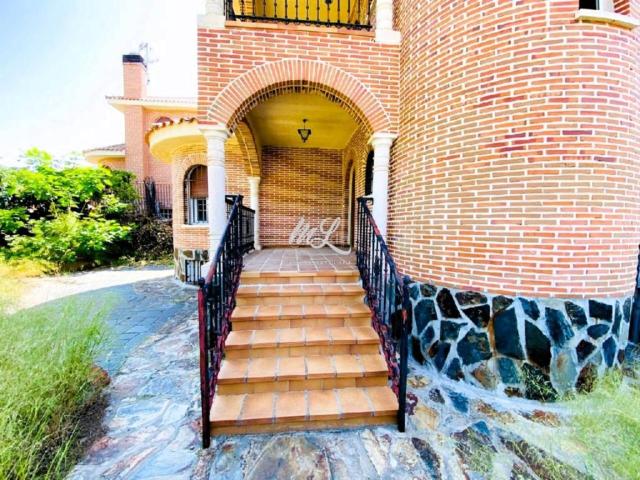 Villa en venta en Bargas
