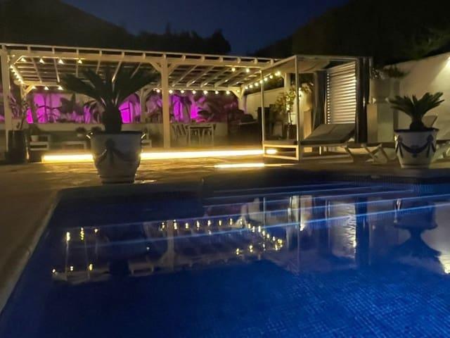 Villa en venta en La Nucia