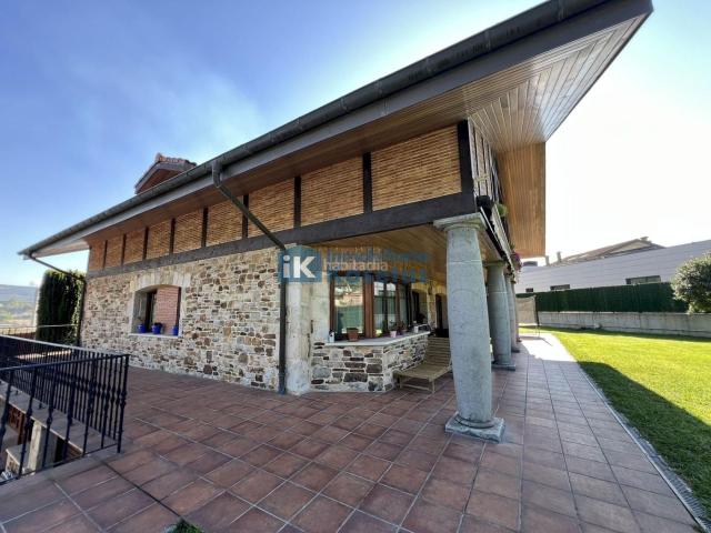 Chalet en venta en Ariz, Basauri