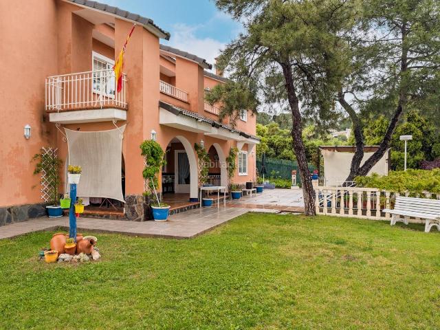 Villa en venta en Batres, Urbanización Los Olivos