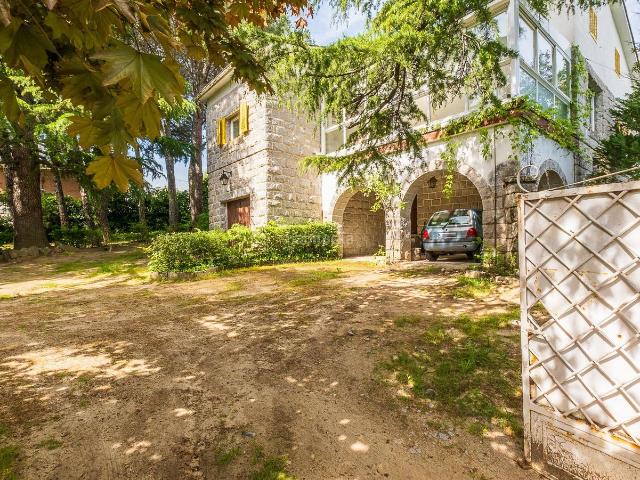 Villa en venta en Becerril De La Sierra