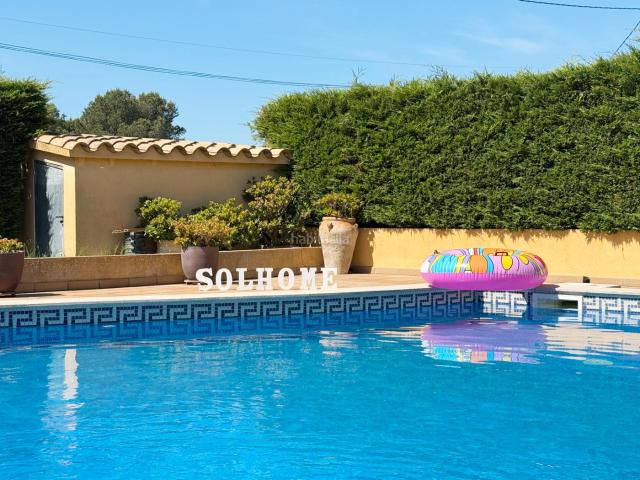 Villa en venta en Bellcaire D'empordà