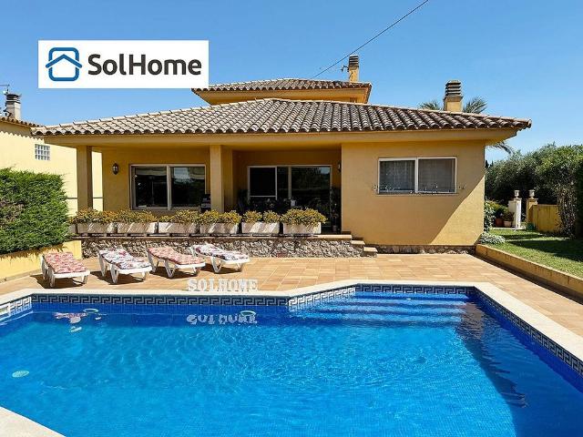 Villa en venta en Bellcaire D'empordà