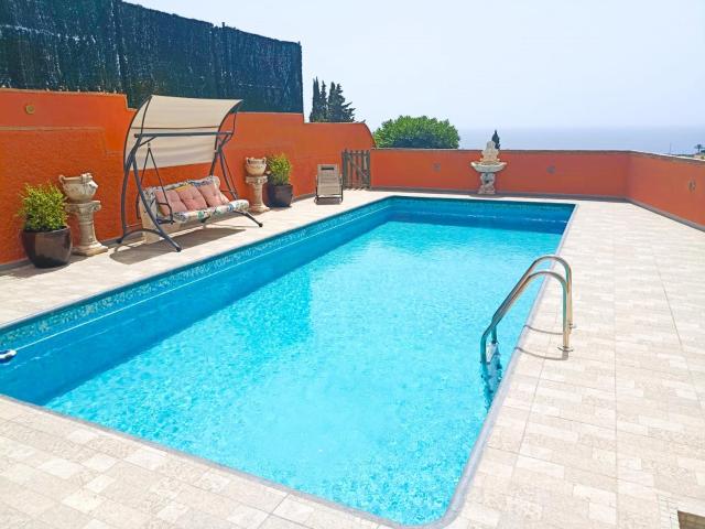 Villa en venta en Vélez-málaga, Urbanización Valle Mar