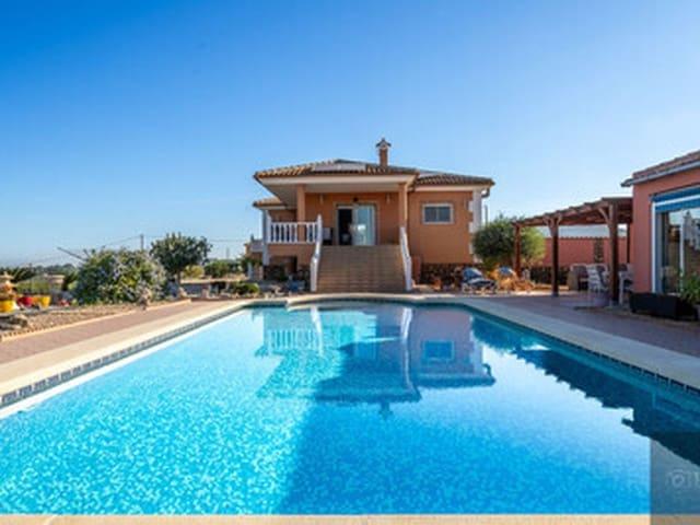 Villa en venta en Benejúzar