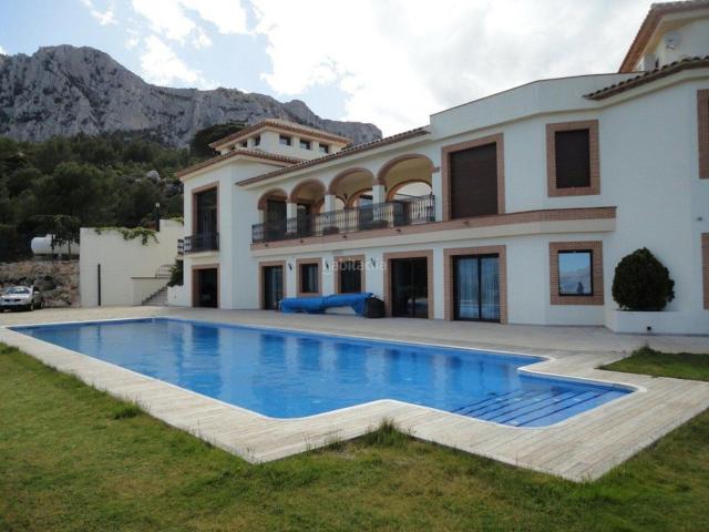 Villa en venta en Benimantell