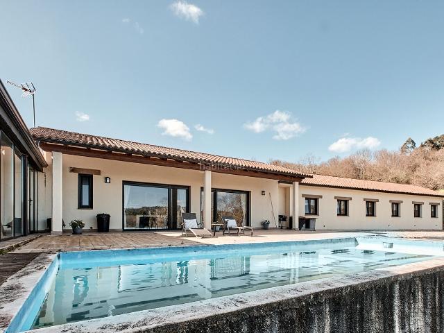 Chalet en venta en Bergondo, A Coruña