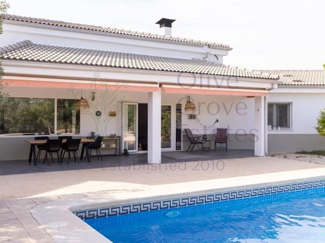 Chalet en venta en l'Alt Vinalopó / El Alto Vinalopó, Valencia