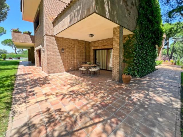 Villa en venta en Boadilla Del Monte