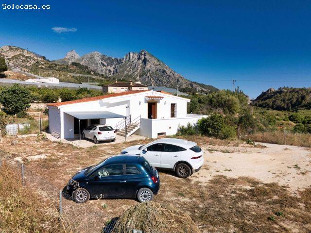 Casa en venta en Bolulla