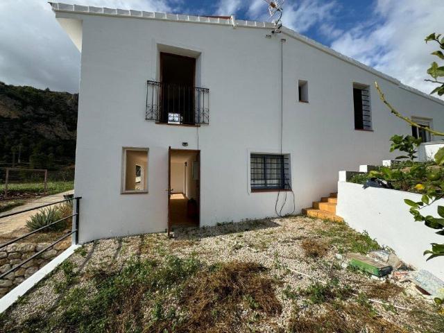Villa en venta en Bolulla
