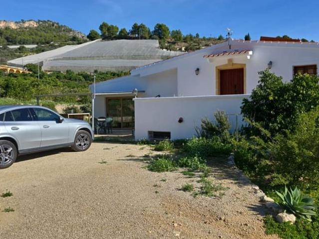 Chalet en venta en Bolulla