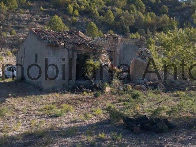 Villa en venta en Bolulla