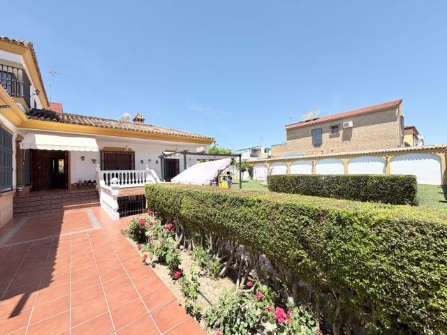 Chalet en venta en Bormujos, Andalucía