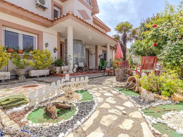 Chalet en venta en Cabanillas Del Campo, Castilla-La Mancha
