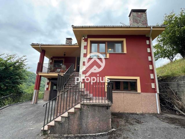 Chalet en venta en Arenas de Cabrales, Cabrales