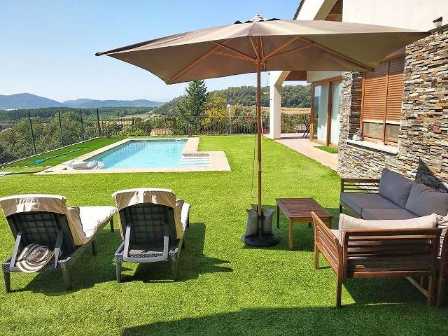 Villa en venta en Cervià De Ter