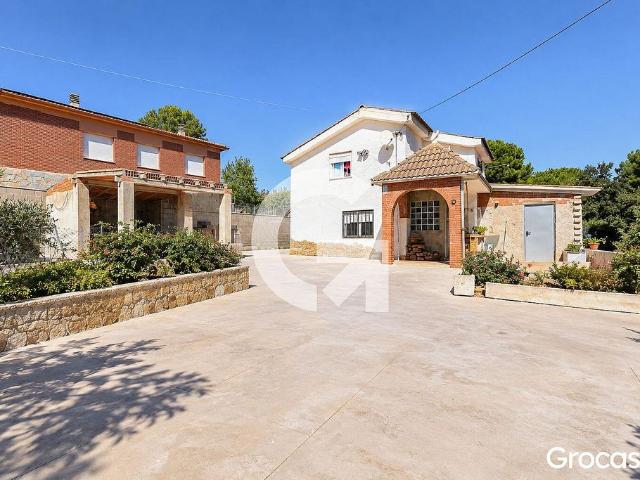 Chalet en venta en les Pinedes de l'Armengol, la Torre de Claramunt