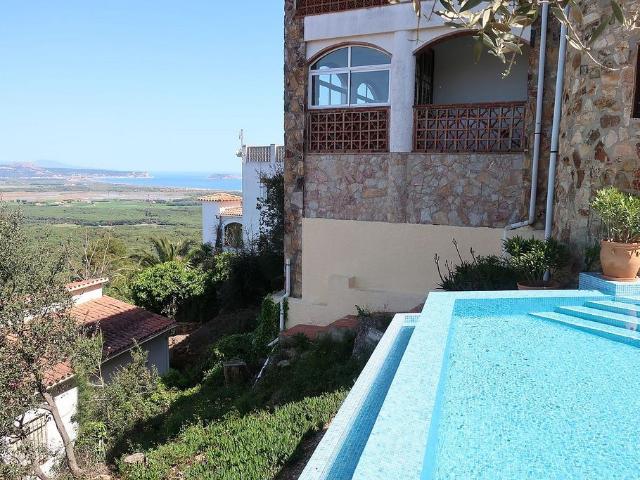 Chalet en venta en Mas Tomasi, Baix Empordà