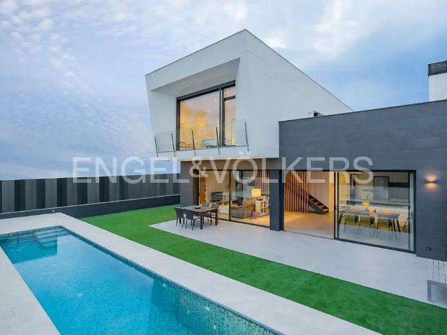 Villa en venta en Fornells De La Selva