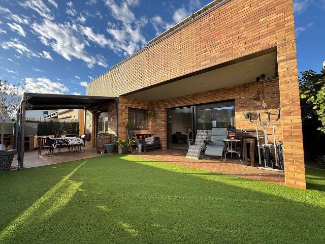 Villa en venta en Vilablareix, El Perelló