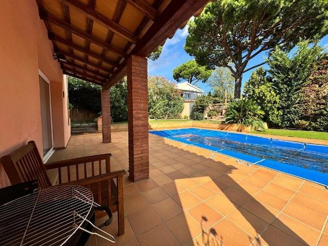 Villa en venta en Mont-ras