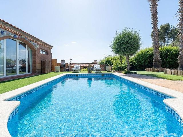Villa en venta en Pallaresos, Els, els Hostalets