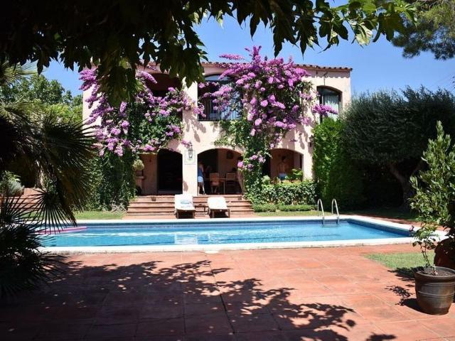 Villa en venta en Sant Miquel De Fluvià