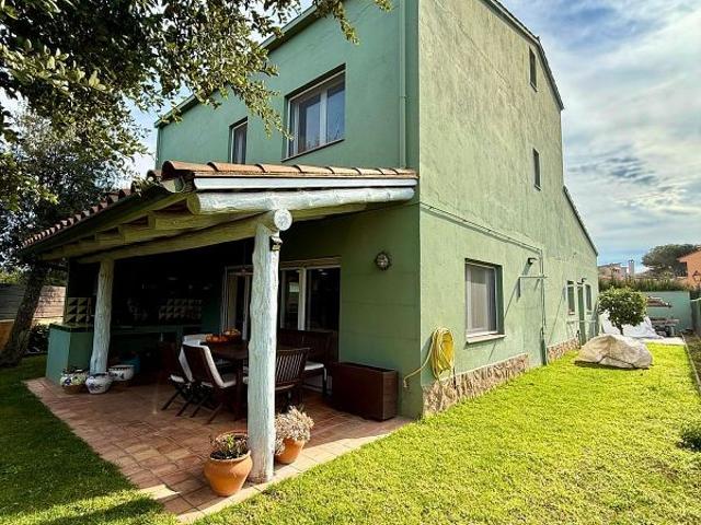 Villa en venta en Mont-ras