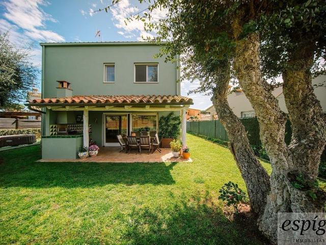 Villa en venta en Mont-ras