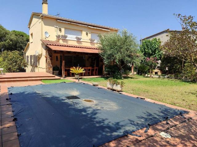 Chalet en venta en Mont-rei, Gironès