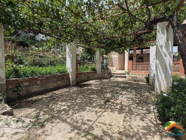 Chalet en venta en Montbarbat, la Selva