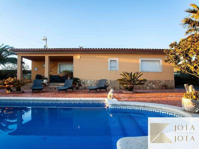 Villa en venta en Vidreres, Aiguaviva Parc
