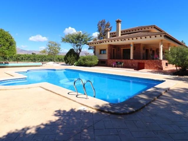 Villa en venta en Callosa De Segura, Urbanización La Seda