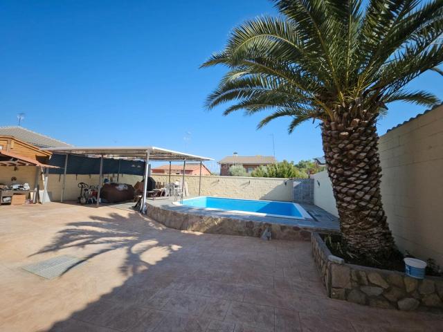 Villa en venta en Toledo
