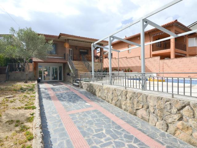 Chalet en venta en Casarrubios Del Monte, Castilla-La Mancha