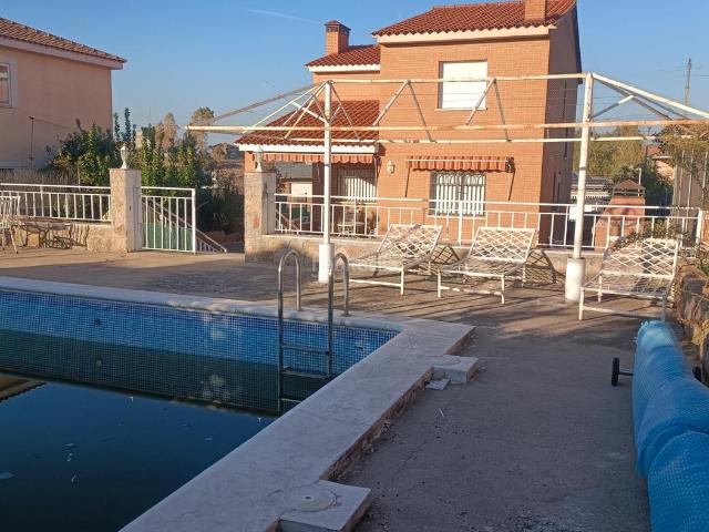 Chalet en venta en Calypo Fado, Casarrubios Del Monte