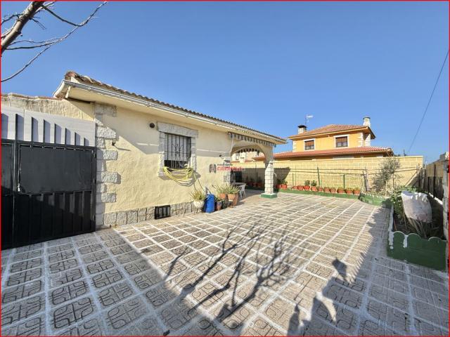 Chalet en venta en Camarena, Castilla-La Mancha