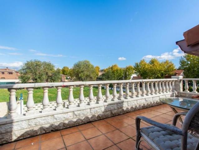Chalet en venta en Camarma De Esteruelas, Madrid