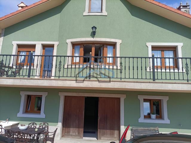 Chalet en venta en A Barreira, A Coruña