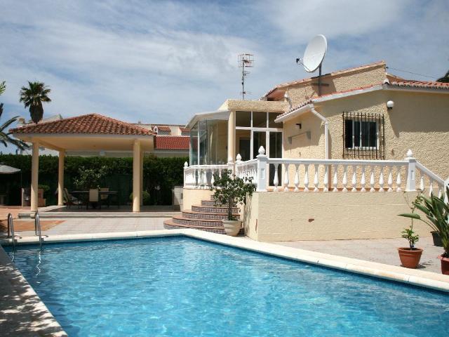 Chalet en venta en Urbanització L'Almadrava, l'Alacantí
