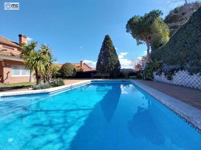 Chalet en venta en Bellulla, Canovelles