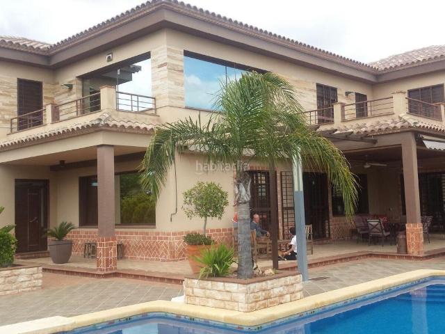 Chalet en venta en La Carlota, Andalucía