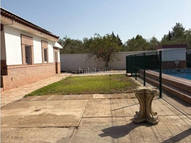 Chalet en venta en Carmona, Sevilla