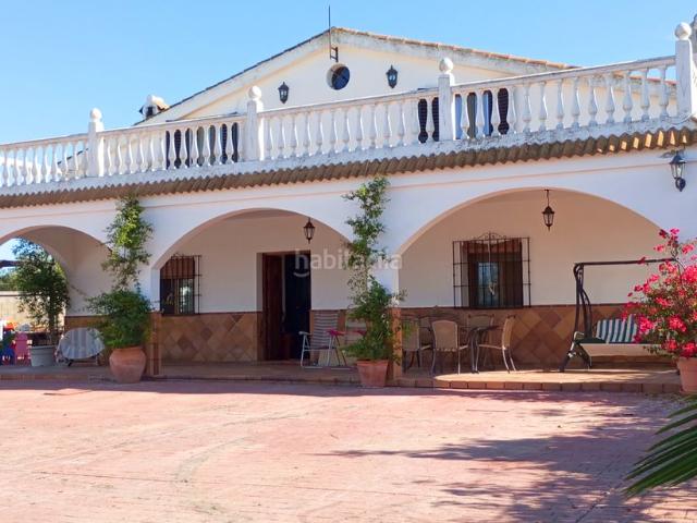 Chalet en venta en Carmona, Andalucía