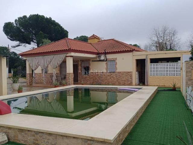Chalet en venta en Carmona, Andalucía