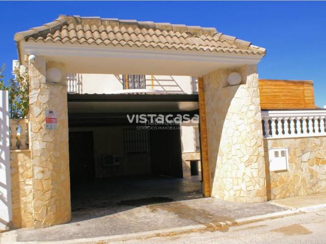 Chalet en venta en Carmona, Andalucía