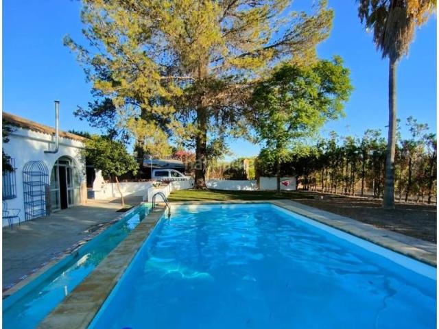 Chalet en venta en Carmona, Andalucía